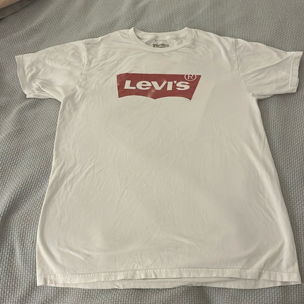 ❤️ 6 for 20 ❤️ Vintage Levi’s Distressed Logo T-Shirt